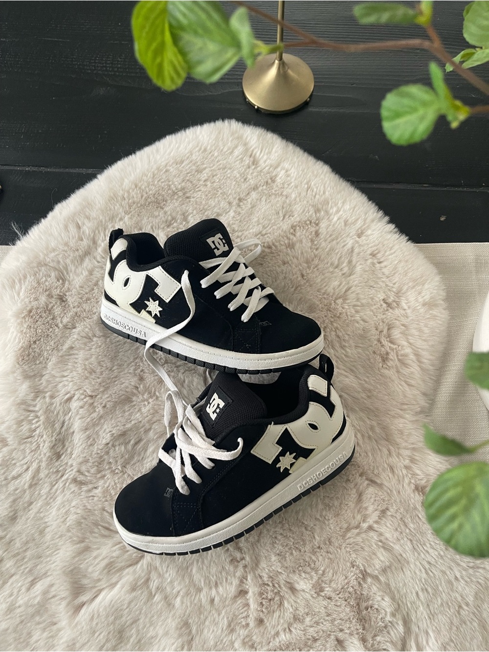 DC shoes black and white youth 3 /womens 4.5